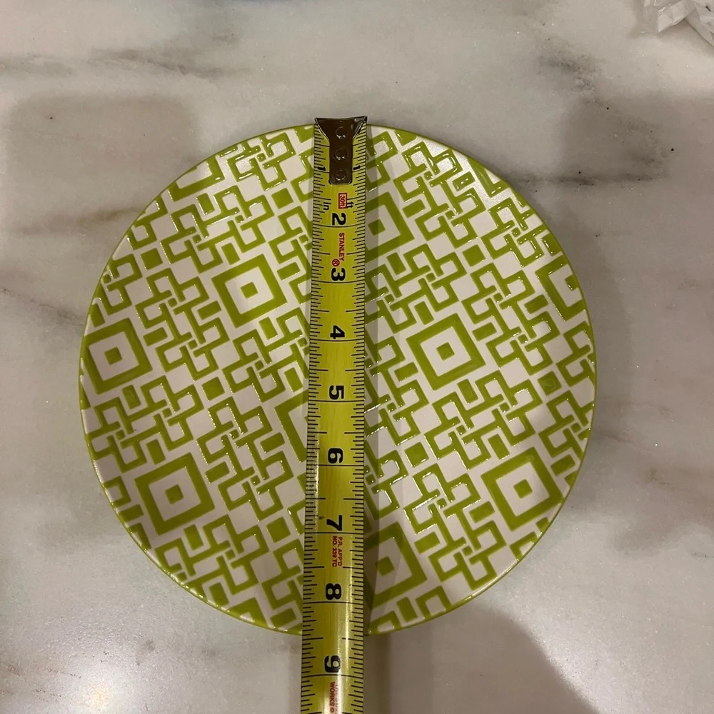 Green Crate & Barrel Kate Spain Chase Luncheon Salad / Dessert 8.5 Inch Plates